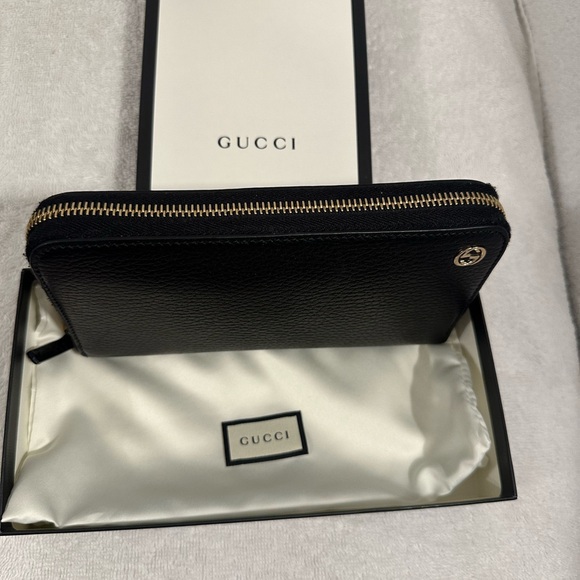 Gucci zip around wallet - Picture 3 of 7